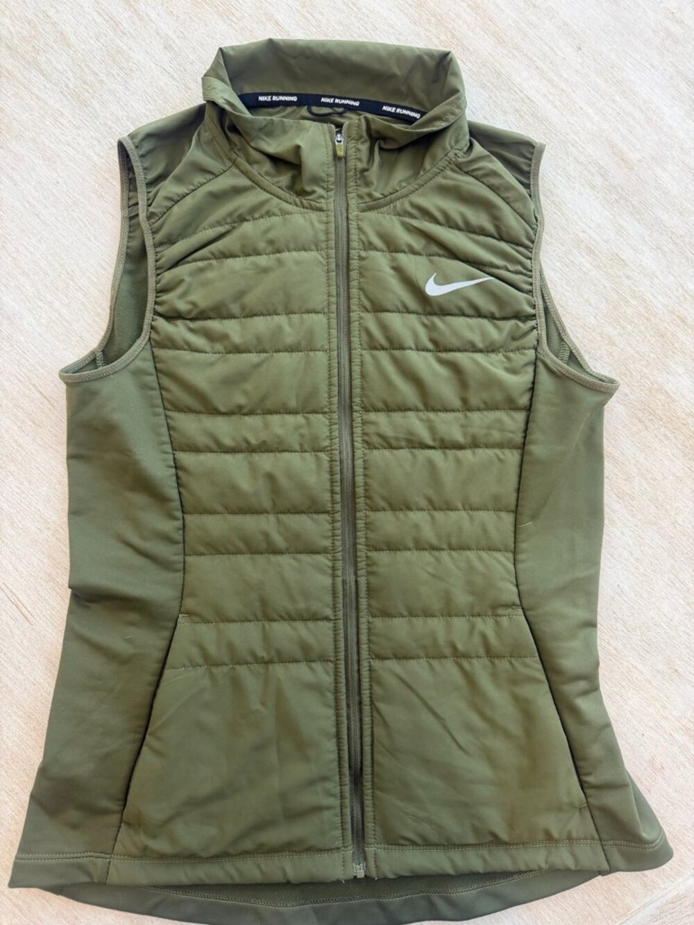 Nike Running AeroLayer Women's Quilted Vest Olive Green Size S